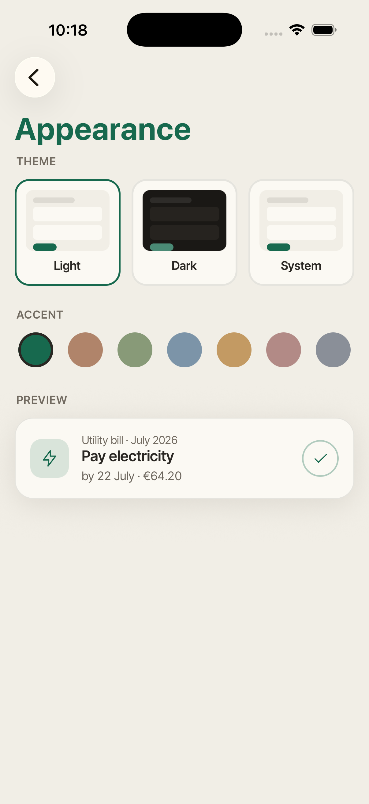 Appearance settings showing the light, dark, and system theme options, seven accent colors, and a live preview on a reminder card.